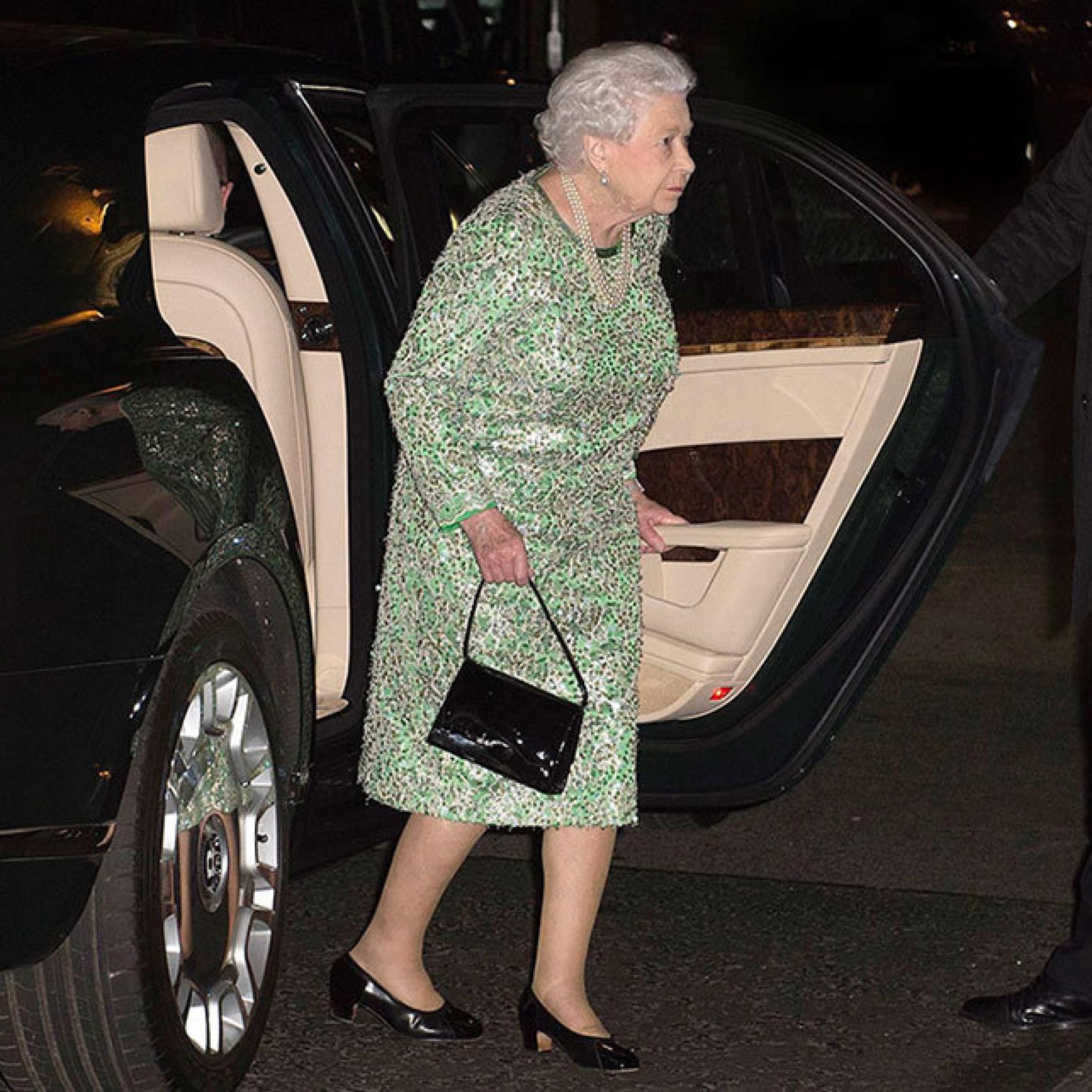 Isabel II a su llegada al restaurante
