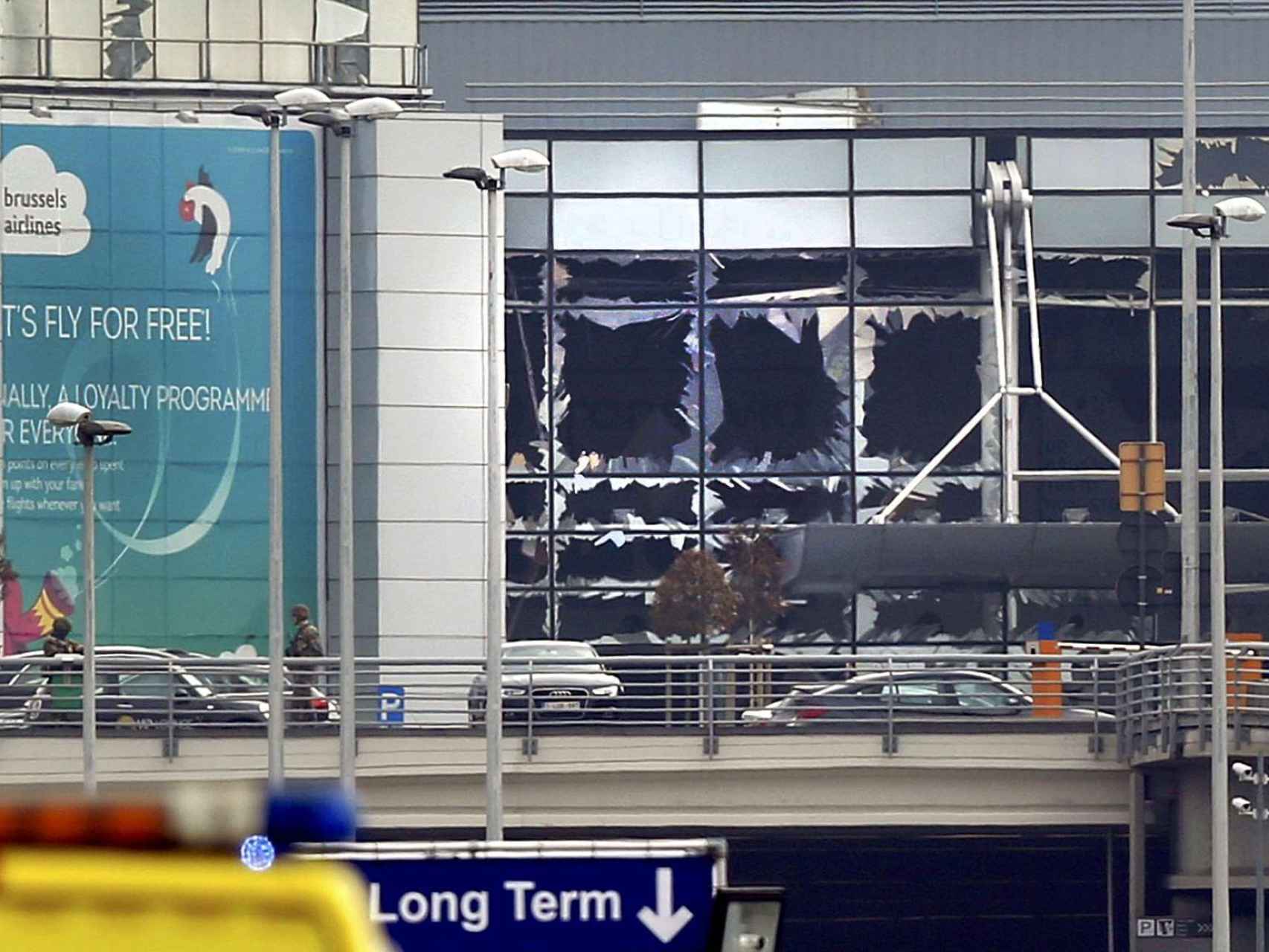 Así quedó la fachada del aeropuerto de Zaventem tras los ataques del 22-M