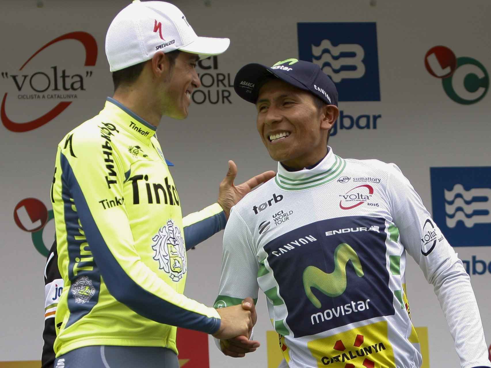 Nairo Quinta, junto a Alberto Contador en el podio de la Volta.