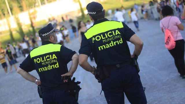 Dos policías municipales en Madrid.
