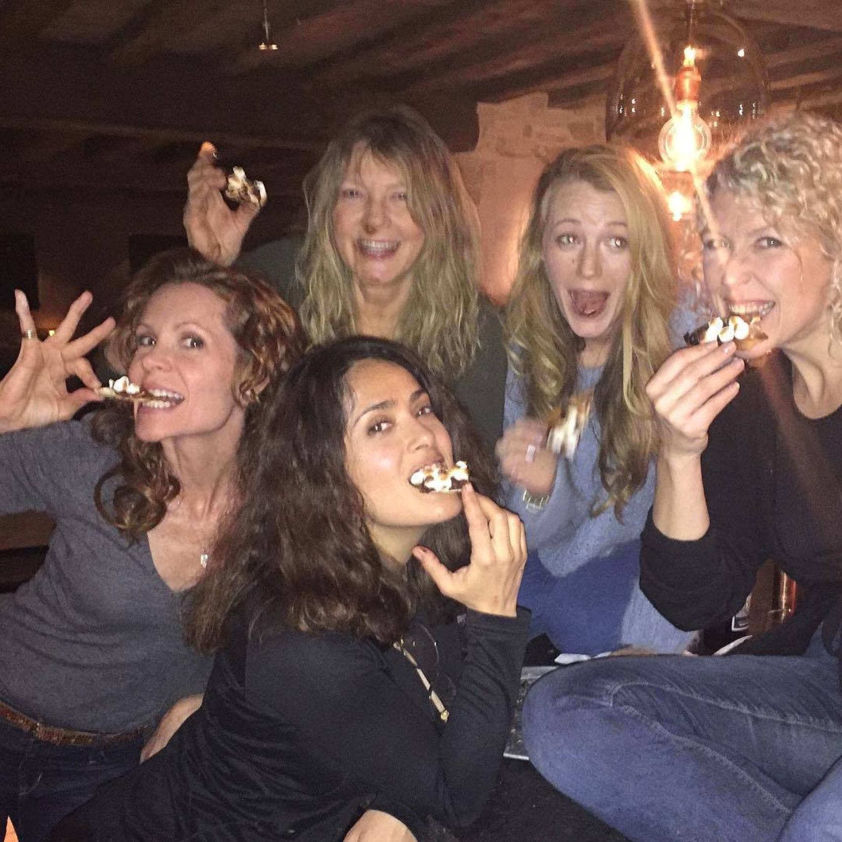 Salma Hayek con Blake Lively y su madre Elaine