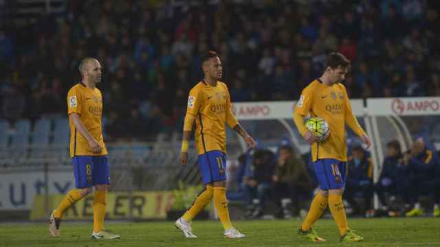 Iniesta, Messi y Neymar, cabizbajos en Anoeta