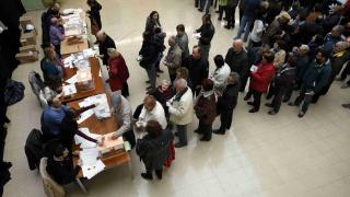 Colas en un colegio electoral en Barcelona el pasado 20D