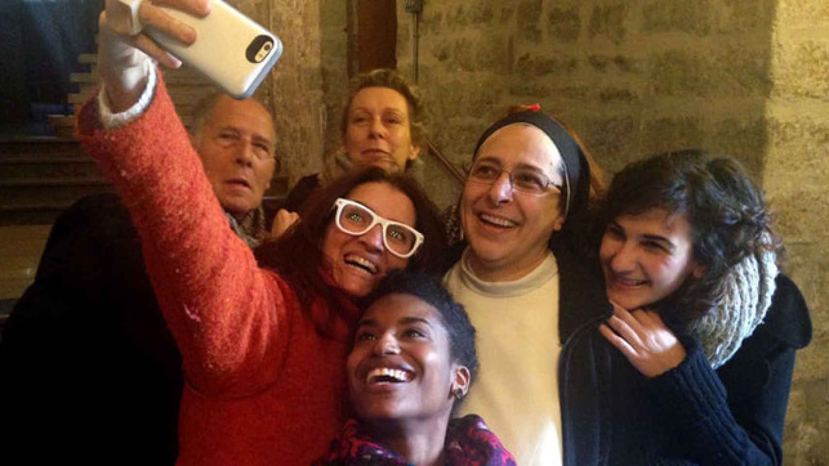 Las actrices de El Musical visitaron el convento de Sor Lucia Caram