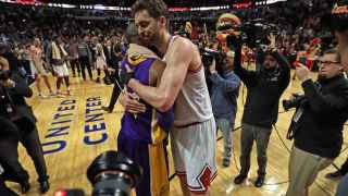 Kobe Bryant y Pau Gasol en el último encuentro entre Lakers y Bulls.