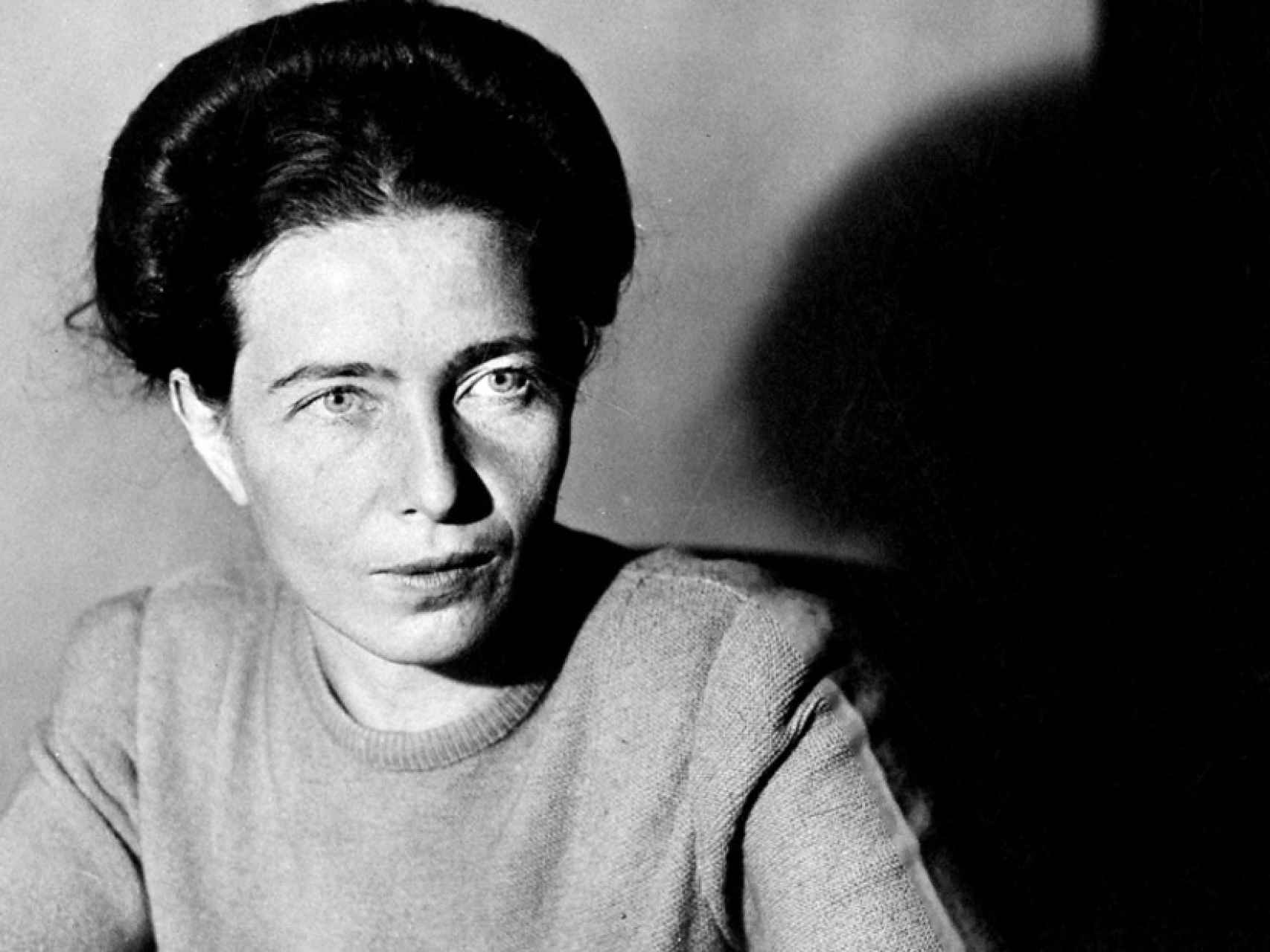 Simone de Beauvoir, todavía hoy resuenan los ecos de su libertad de pensamiento.