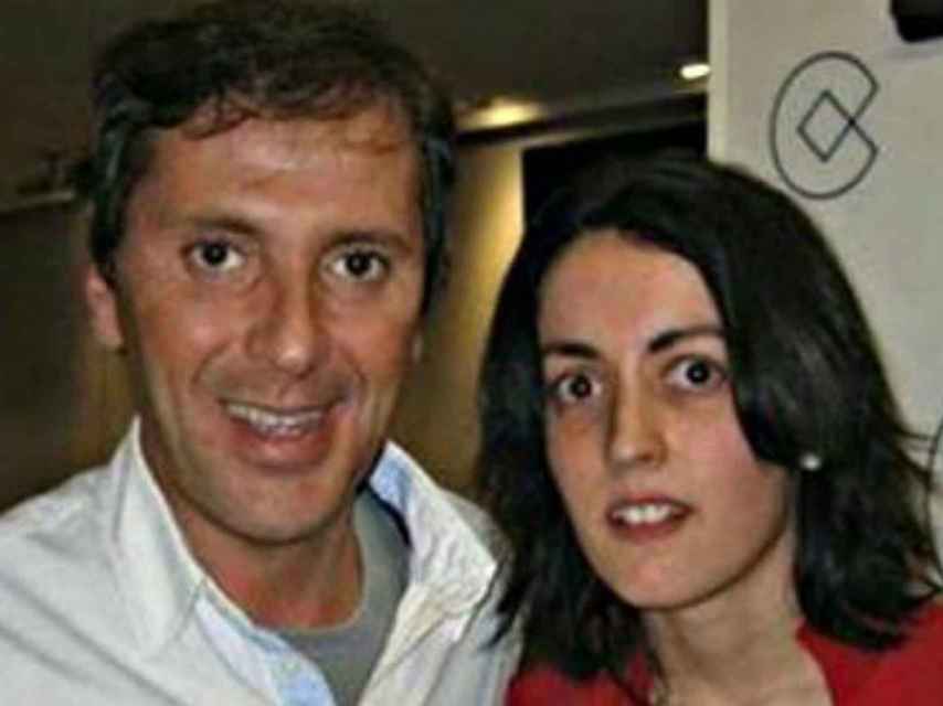 Lorena Gallego, la mujer que intentó matar a Paco González, en una fotografía durante una visita a los estudios de la COPE.