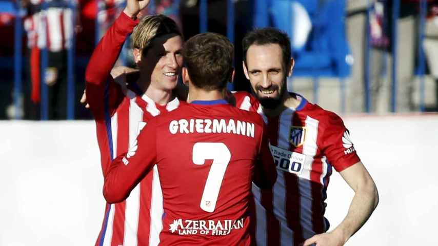 Fernando Torres celebra el segundo gol ante el Granada.