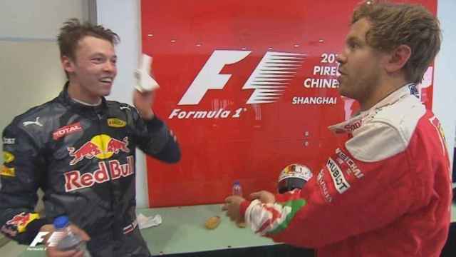 Discusión de Kvyat con Vettel en China