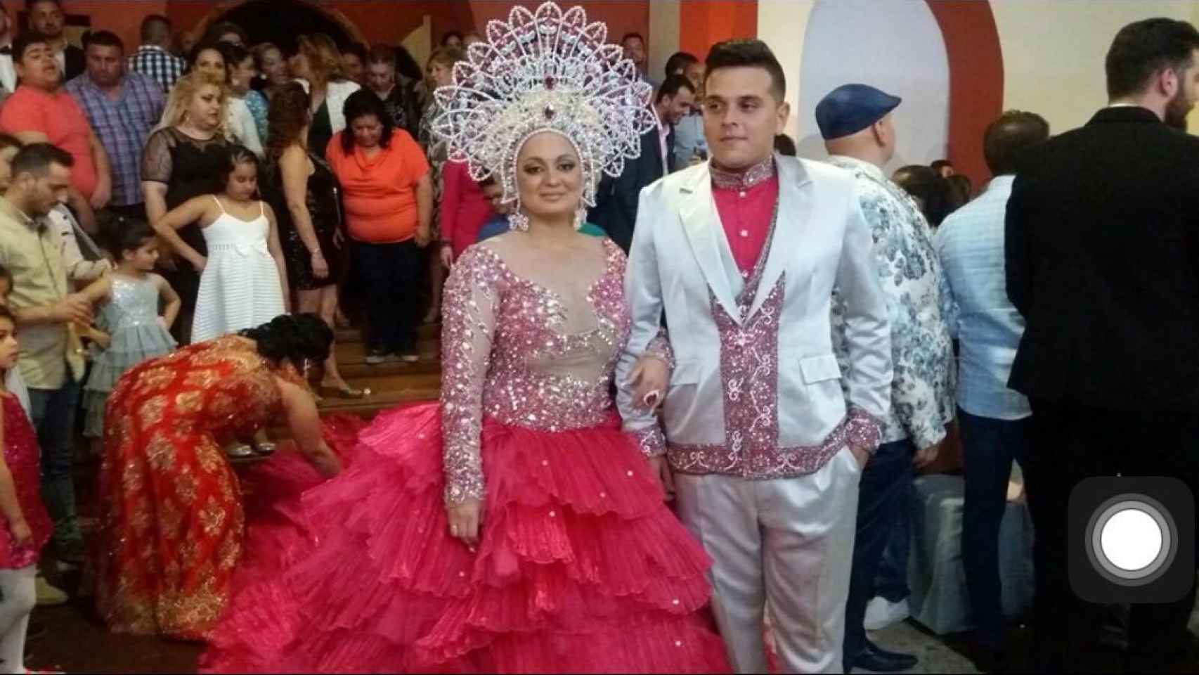 La novia lució cuatro vestidos diferentes durante la ceremonia