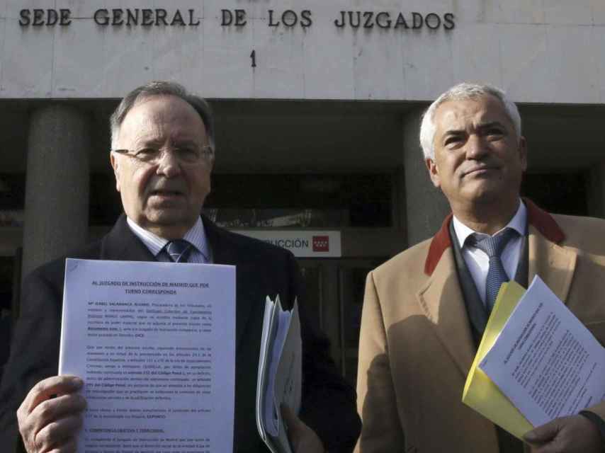 Miguel Bernad y el abogado Luis Pineda en febrero de 2015. Eran conocidos como el Dúo Dinámico.