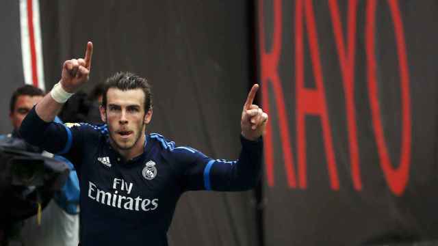 Gareth Bale celebra uno de sus dos goles ante el Rayo.