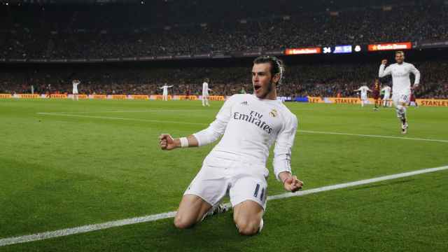 Gareth Bale celebra un gol en el Camp Nou.