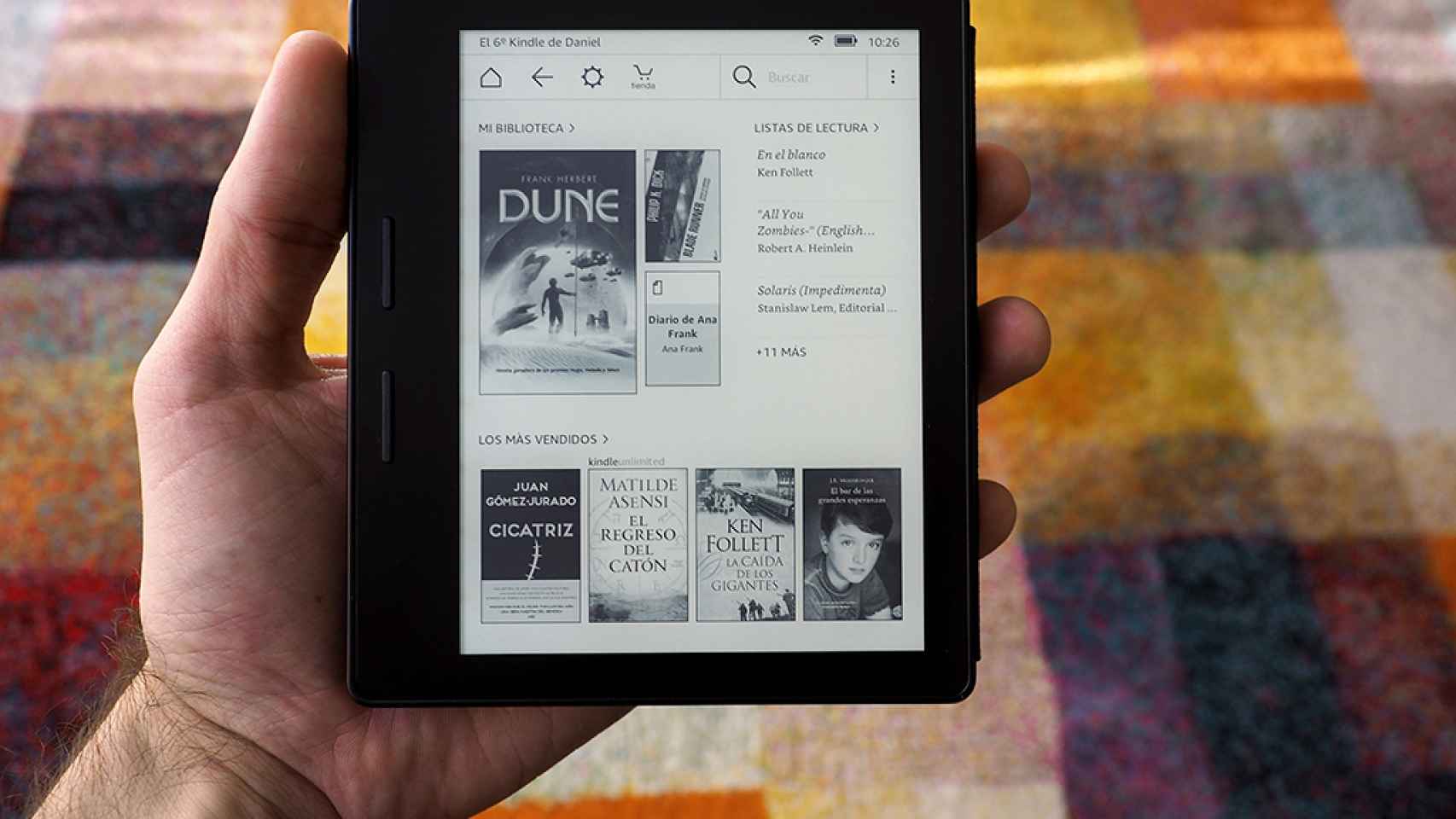 plantea un Kindle con pantalla plegable como un libro físico