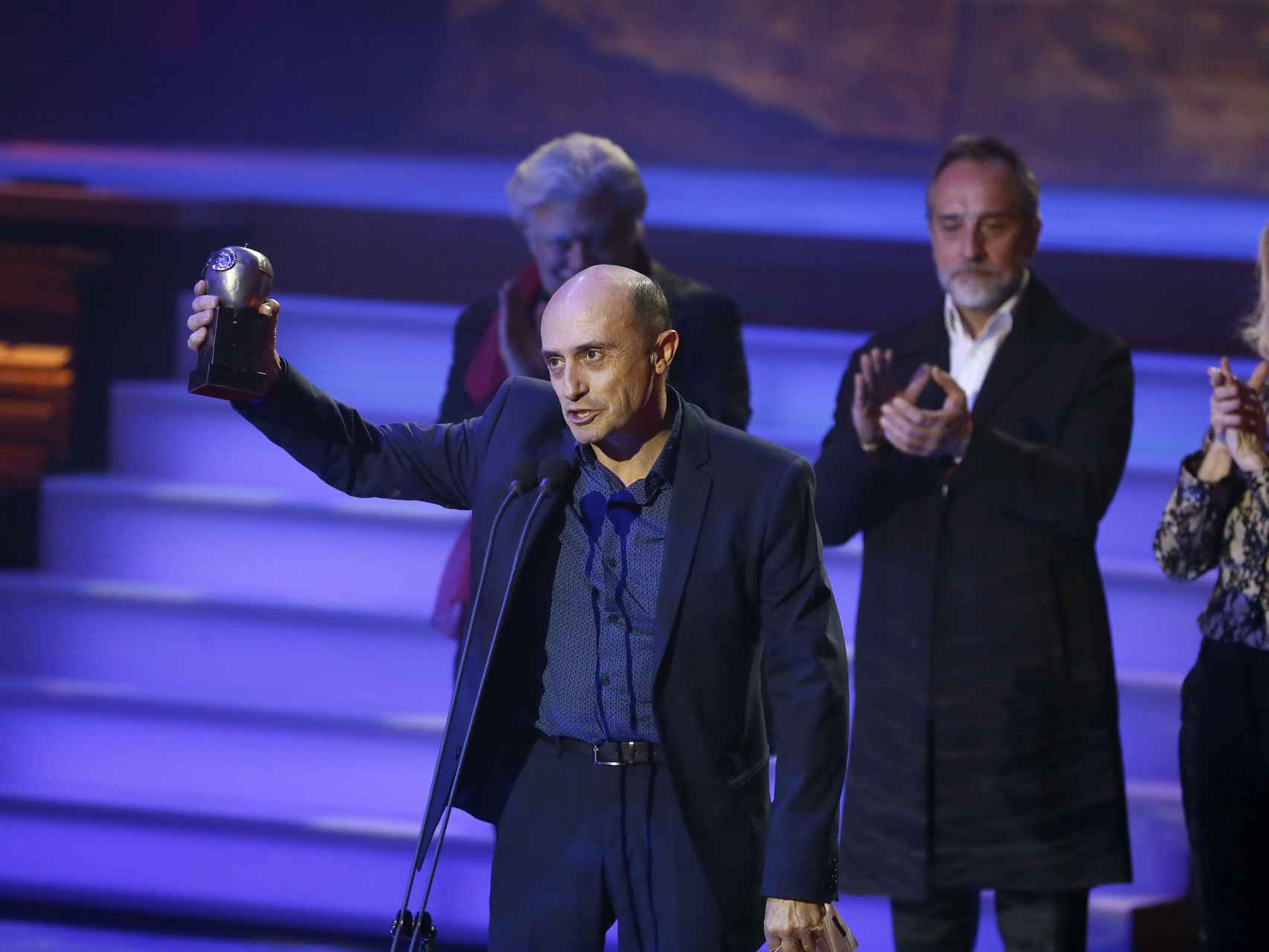 El actor Pepe Viyuela recogiendo su premio Max.