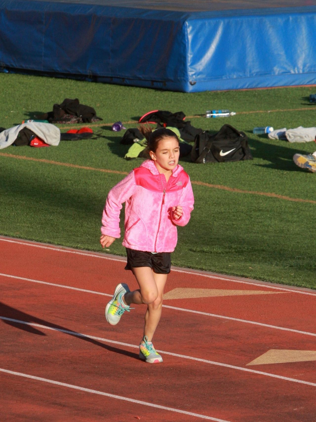 Suri haciendo atletismo