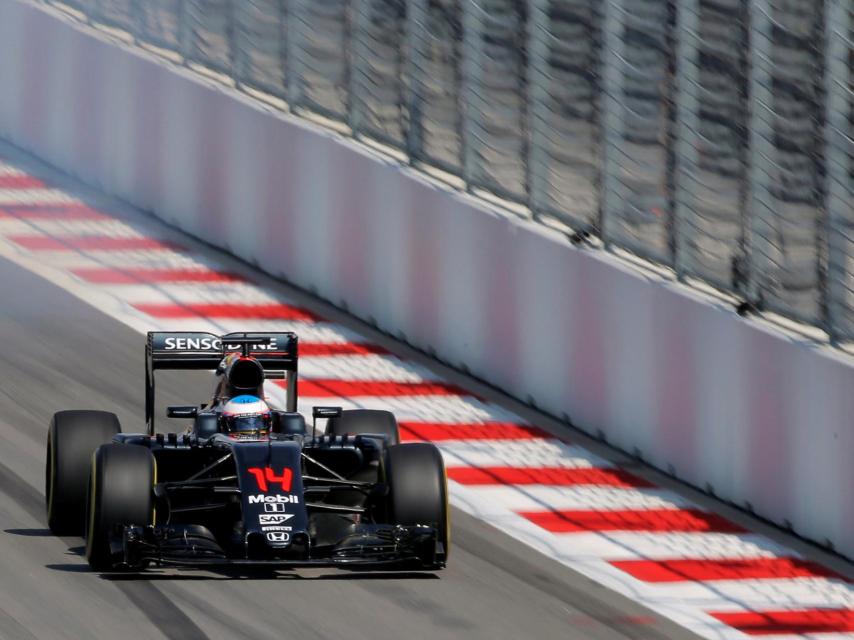Fernando Alonso durante el Gran Premio de Rusia de Fórmula Uno.