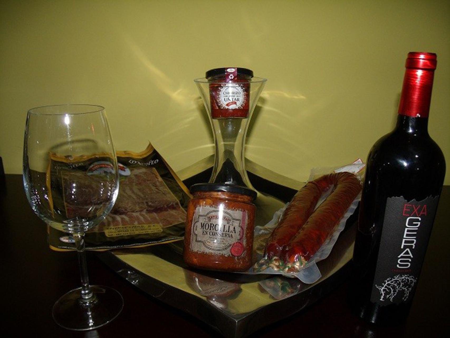 Productos de la taberna Entrepeñas.