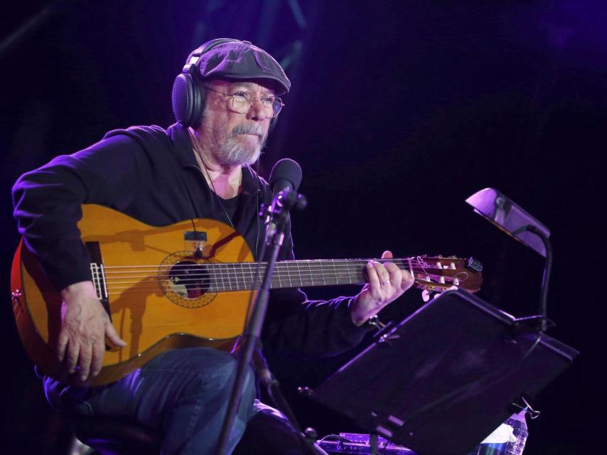 El cantautor Silvio Rodríguez en el concierto a tres de Vallecas.