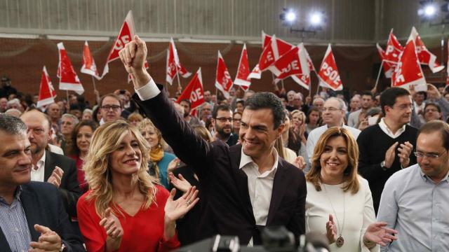 Pedro Sánchez, junto a Susana Díaz en el mitin de este sábado en Móstoles