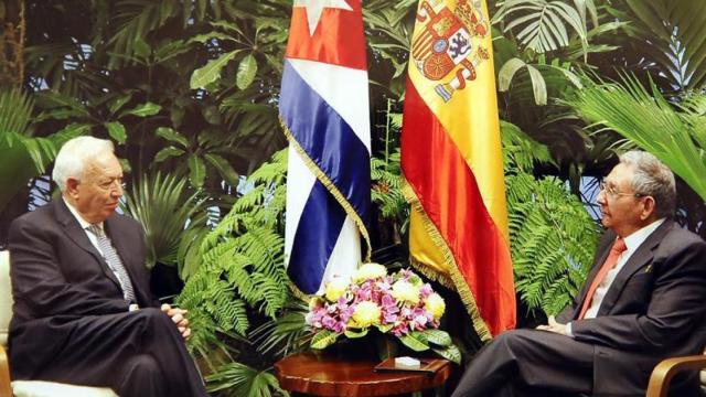 Margallo y Castro durante su encuentro este lunes en La Habana