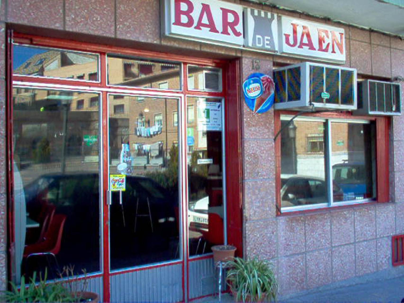 Exterior del bar Jaén.
