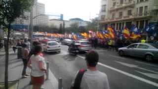 Antifascistas marchan en el centro de Madrid en contra de la acogida de refugiados