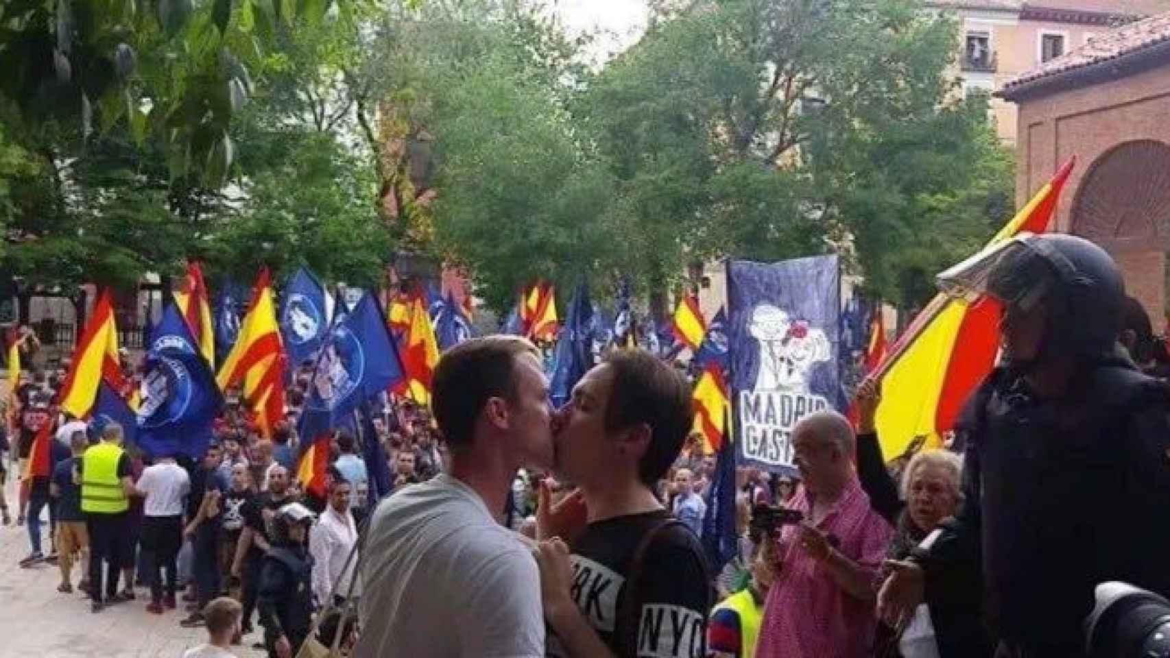 Manifestaciones-Madrid-Nazismo-Homosexualidad-Homofobia-Espana_126748178_5264979_1706x960.jpg