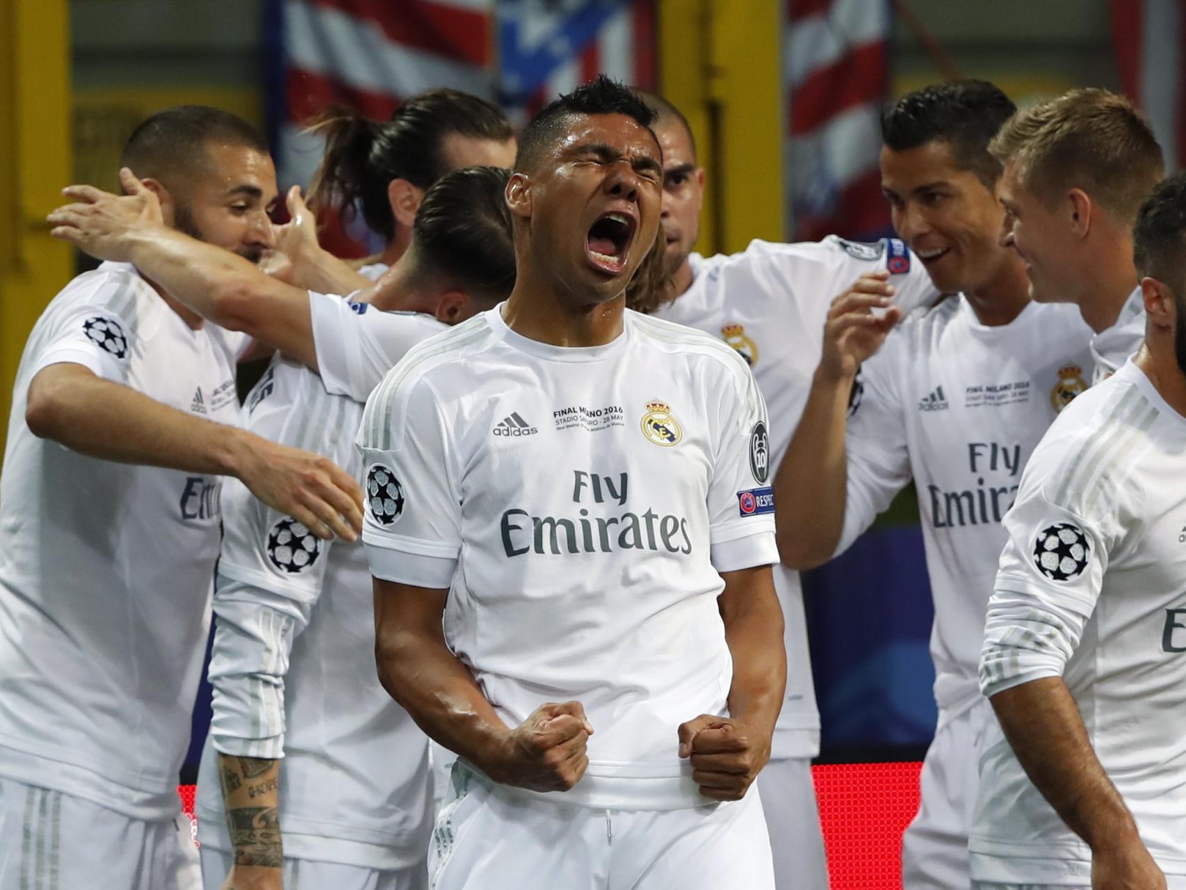 Casemiro Henrique celebra el gol marcado por Ramos.