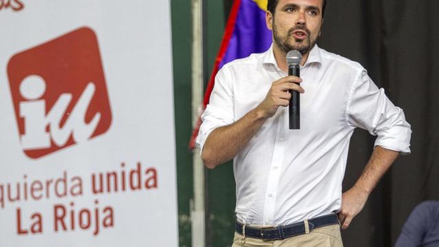 El líder de IU Alberto Garzón en un acto de la precampaña en Logroño.