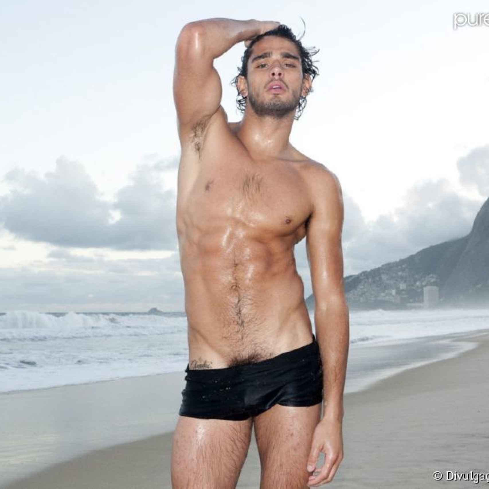 El modelo brasileño Marlon Texeira fotografiado en Río por Terry Richardson
