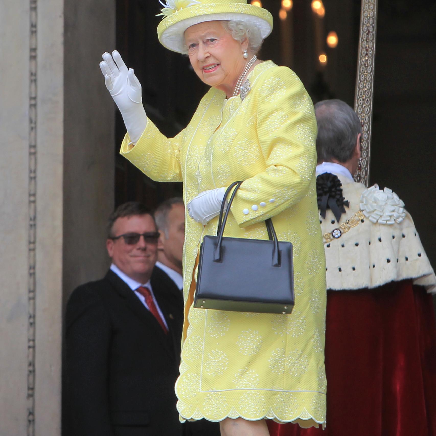 La reina isabel II