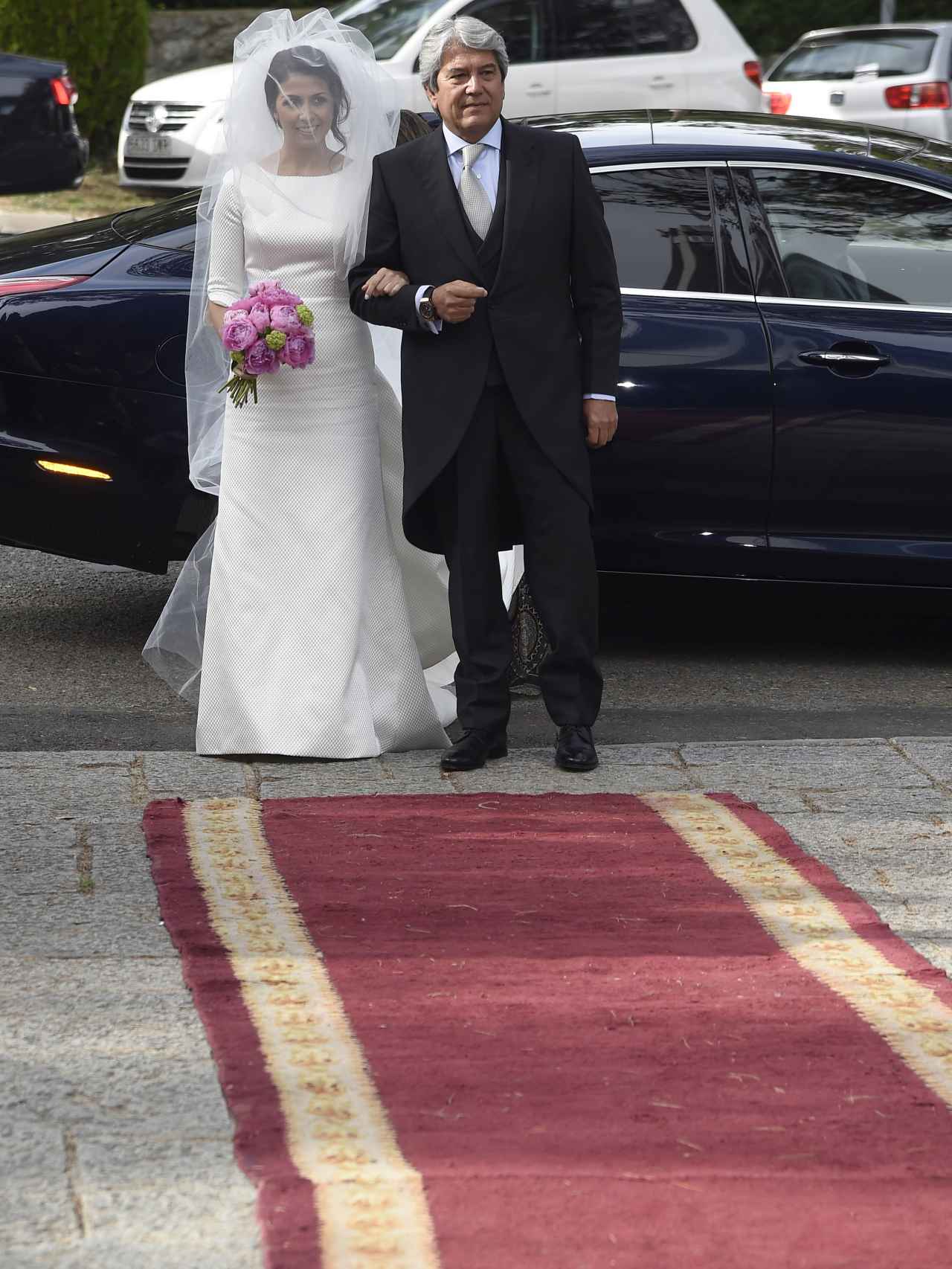 La novia a su llegada a la iglesia de Boadilla del Monte