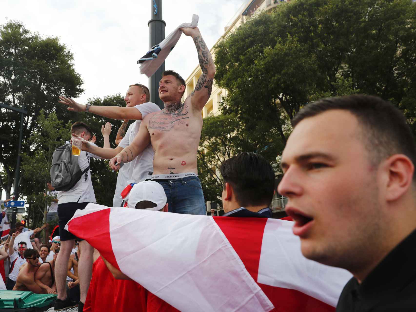 Batalla campal entre hooligans ingleses y radicales rusos