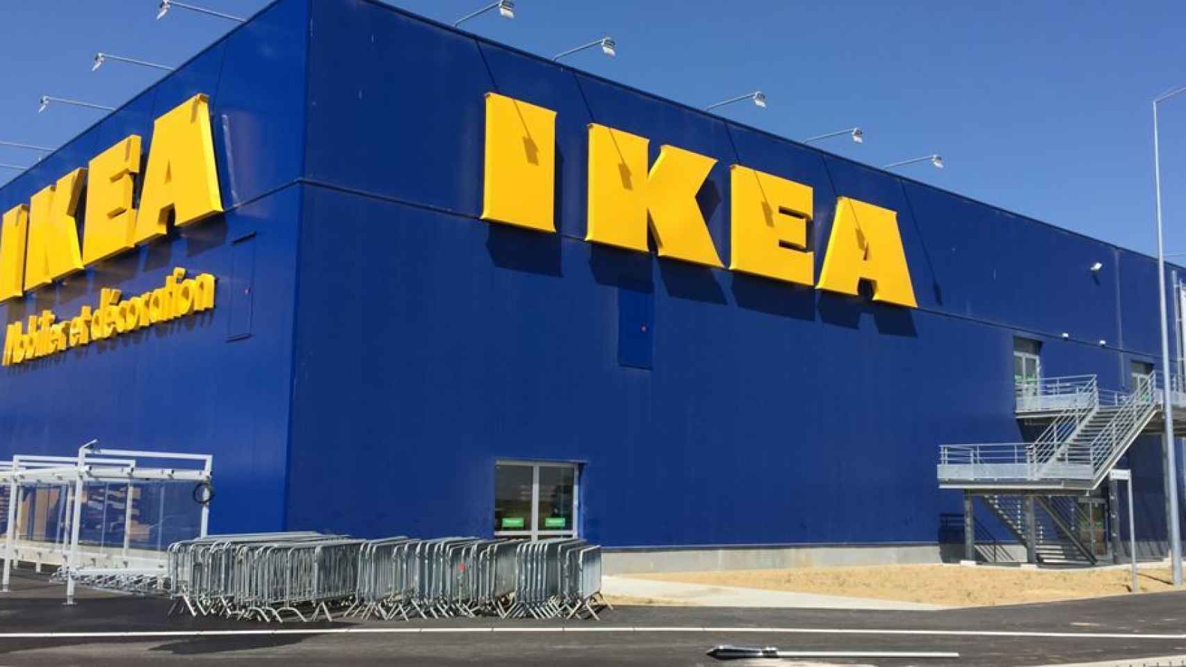 Exterior de un establecimiento de Ikea.