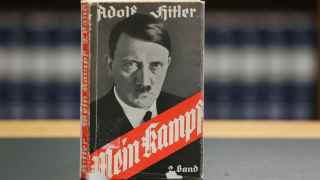 El Mein Kampf, la biblia del nazismo, escrito por Adolf Hitler durante su estancia en la cárcel.