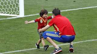 Milan y Sasha celebran el “gol de Piqué, gol de España”