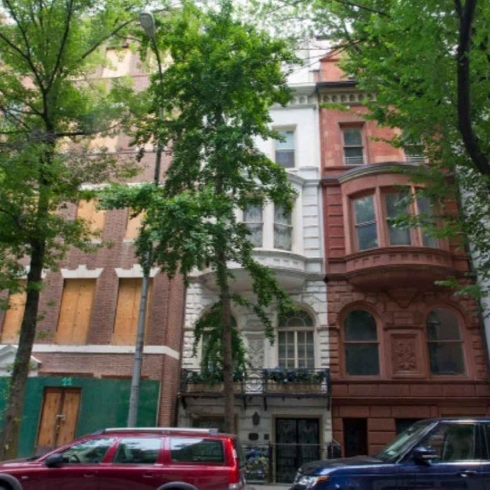 Las tres casas de cinco pisos en el Upper East Side que Abramovich unirá