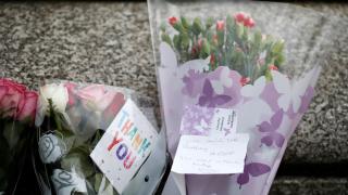 Flores en homenaje a la diputada Jo Cox cerca del lugar donde fue asesinada.