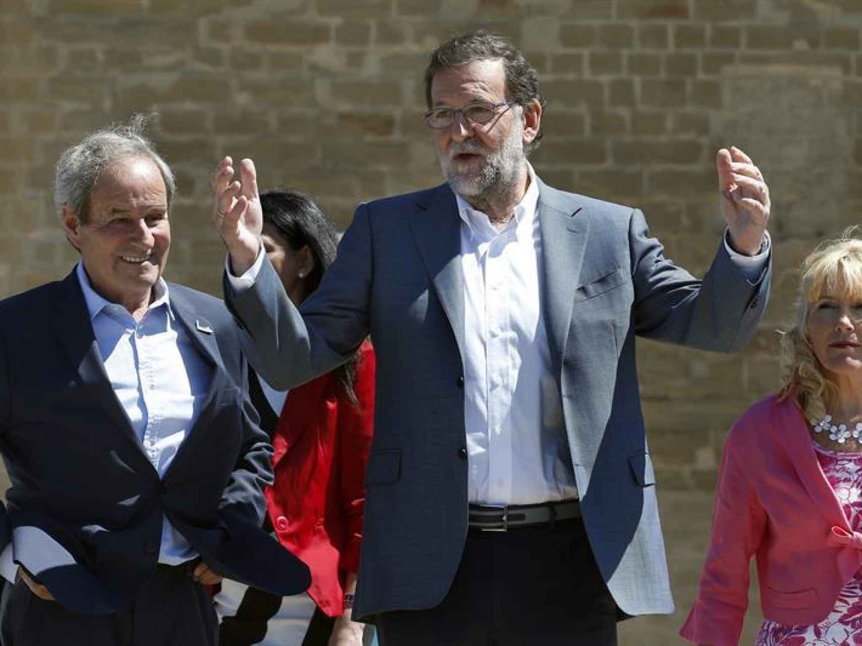 Rajoy cree que el PSOE no puede hundirse más que lo que indican las encuestas