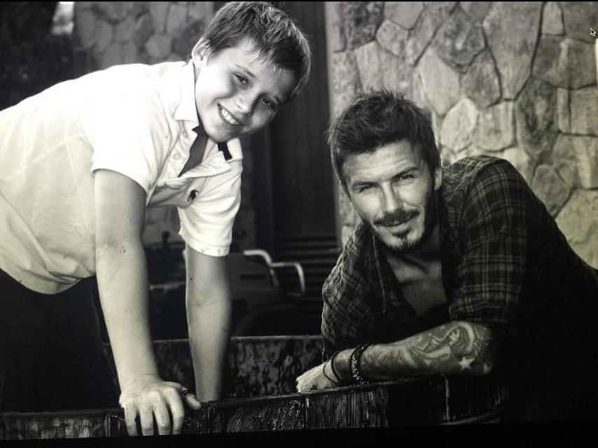 Brooklyn Beckham felicitó a su padre con un escueto mensaje y una foto antigua