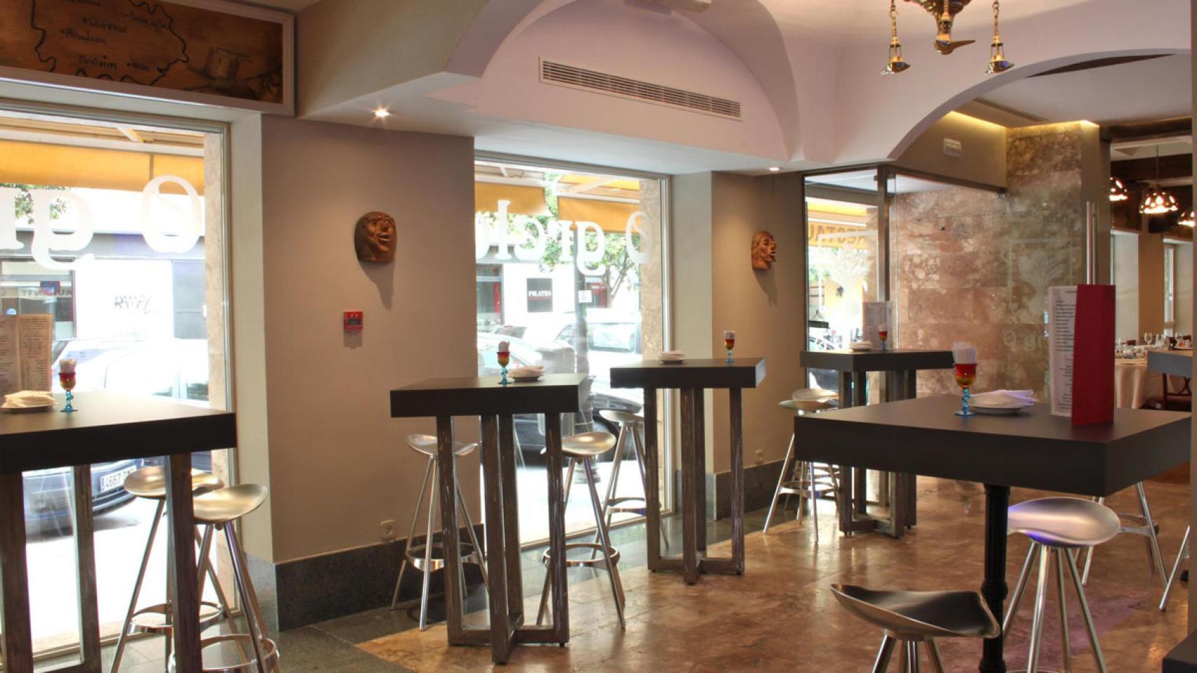 Interior del restaurante O Grelo.