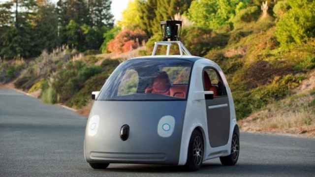 El coche autónomo de Google, cuyos neumáticos ya acumulan cientos de kilómetros.