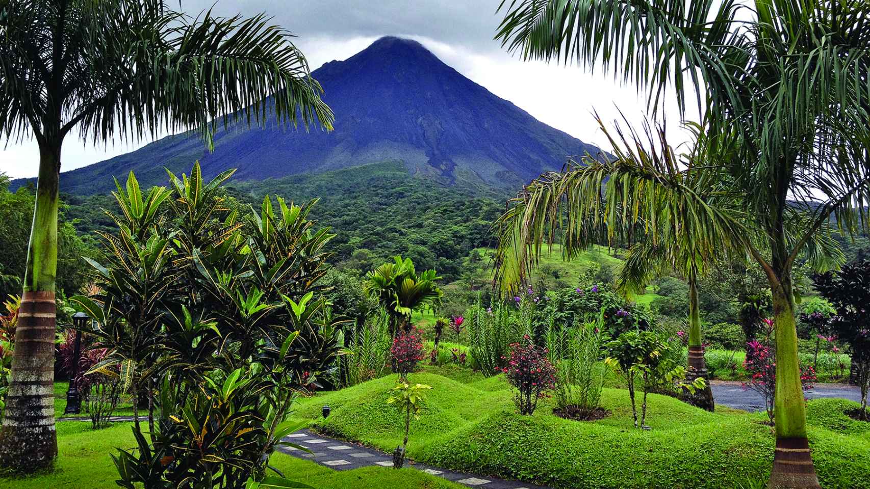El volcán Arenal se mantiene activo desde 1968.