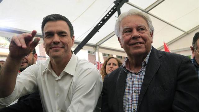 Pedro Sánchez y Felipe González, en el único mitin del expresidente, este viernes en Madrid.