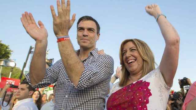 Pedro Sánchez y Susana Díaz, en el último mitin de la campaña, en Sevilla.