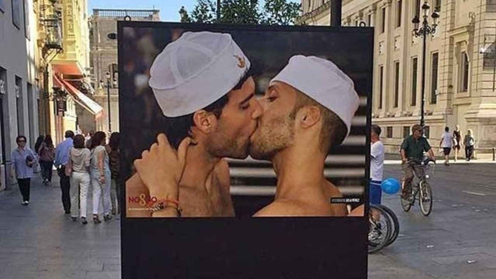 Exposición del Orgullo Gay en las calles de Sevilla
