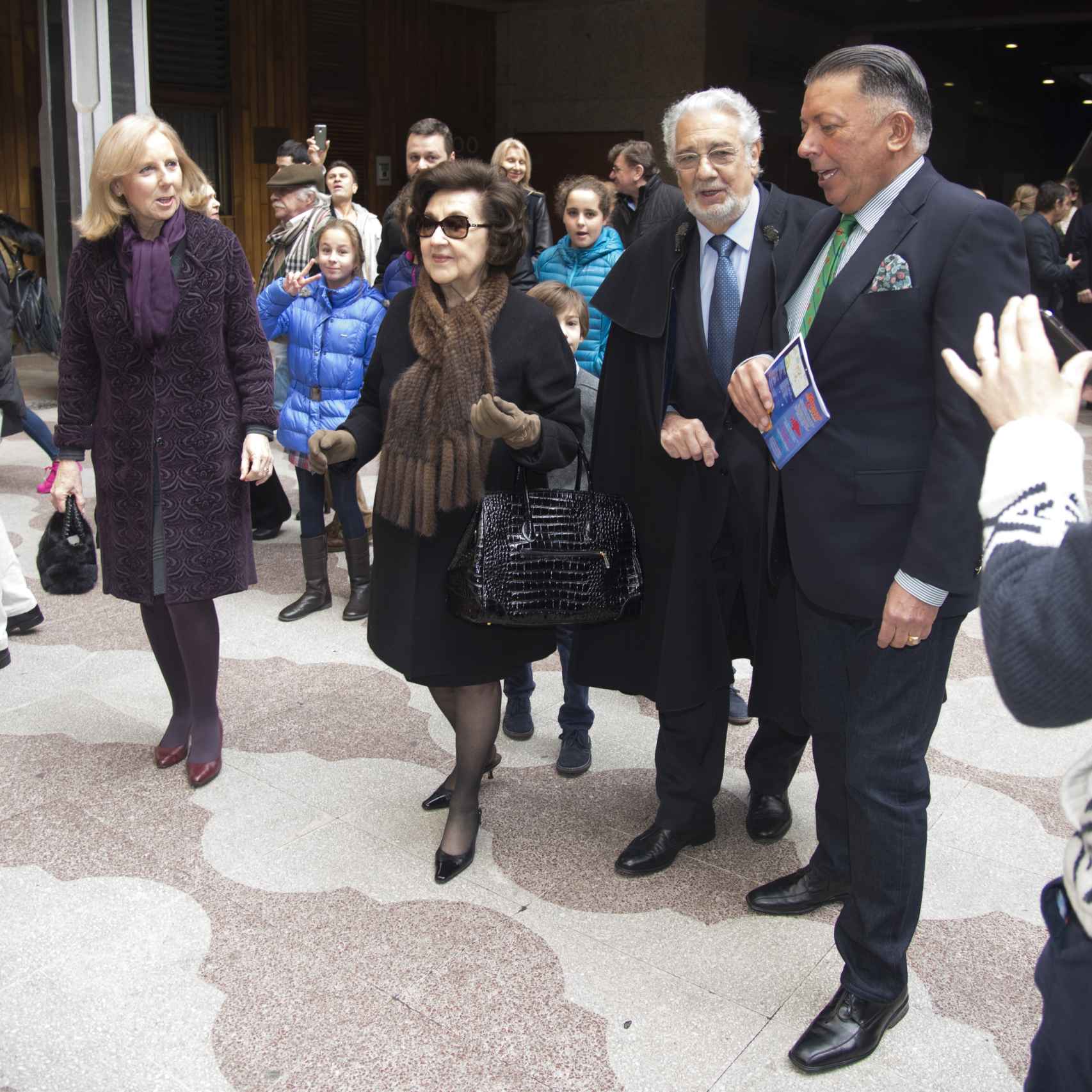 Plácido Domingo a su llegada al Museo de Cera con su mujer