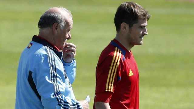 Vicente del Bosque e Iker Casillas durante la concentración previa a la Eurocopa.