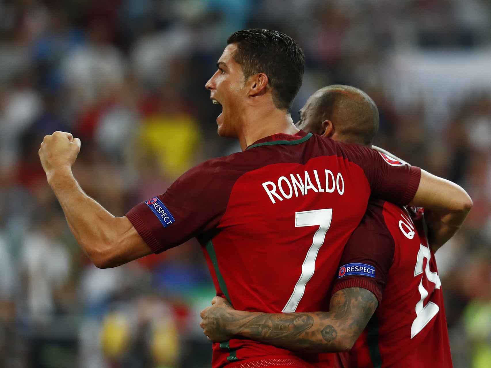 Cristiano Ronaldo celebra su gol con Quaresma.